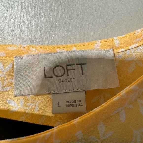 NEW Loft Sleeveless Top - Picture 4 of 6